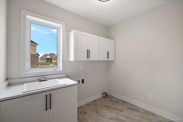 682 Westlake Avenue, Oxford, MI 48371