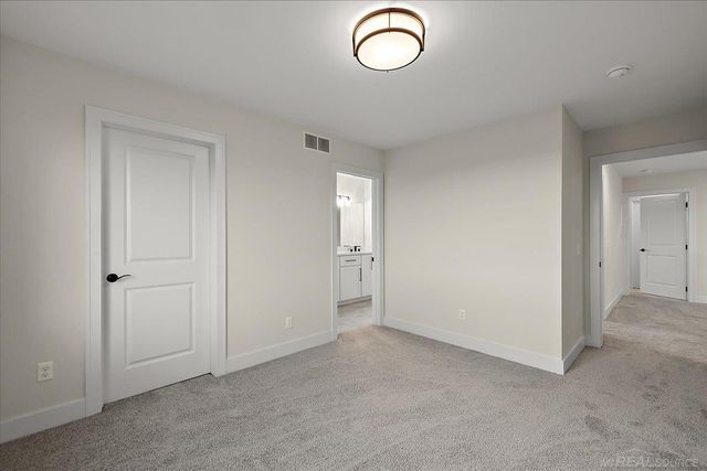 682 Westlake Avenue, Oxford, MI 48371