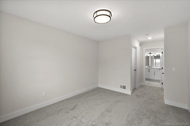 682 Westlake Avenue, Oxford, MI 48371