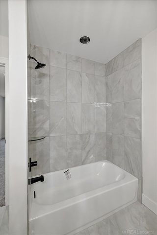 682 Westlake Avenue, Oxford, MI 48371