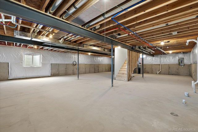 682 Westlake Avenue, Oxford, MI 48371