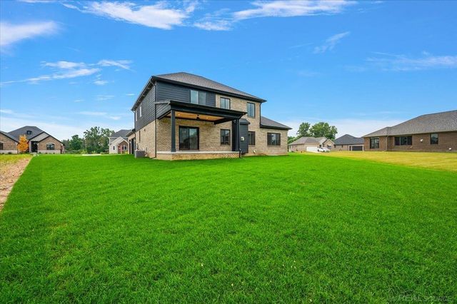 682 Westlake Avenue, Oxford, MI 48371