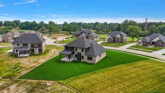 682 Westlake Avenue, Oxford, MI 48371