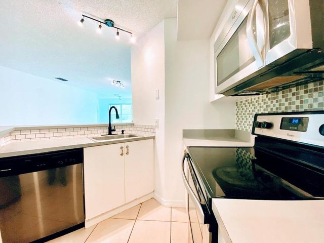 3310 Pinewalk Drive N 1826, Margate, FL 33063