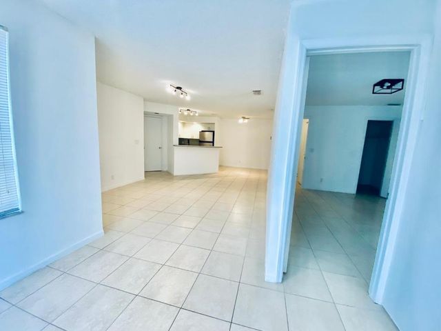 3310 Pinewalk Drive N 1826, Margate, FL 33063