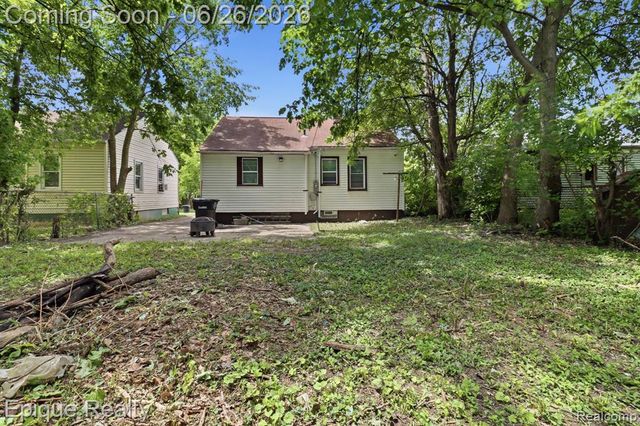 8240 Fielding Street, Detroit, MI 48228