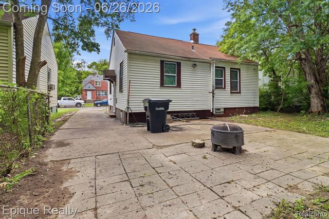 8240 Fielding Street, Detroit, MI 48228