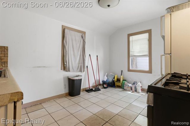 8240 Fielding Street, Detroit, MI 48228