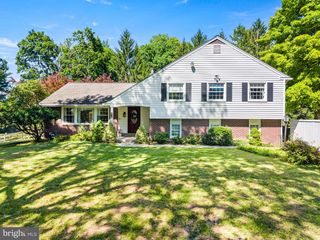 416 YORKSHIRE RD, Bryn Mawr, PA 19010