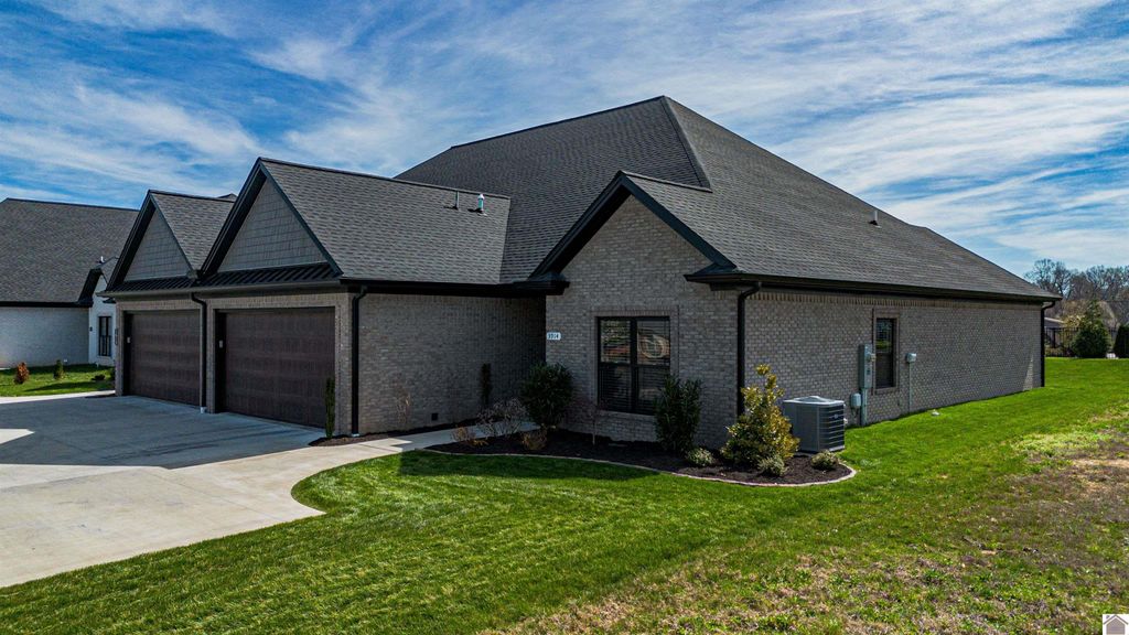 3914 Pines Road, Paducah, KY 42001