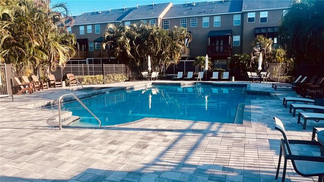 2915 POINTEVIEW, Tampa, FL 33611