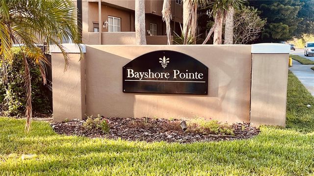 2915 POINTEVIEW, Tampa, FL 33611