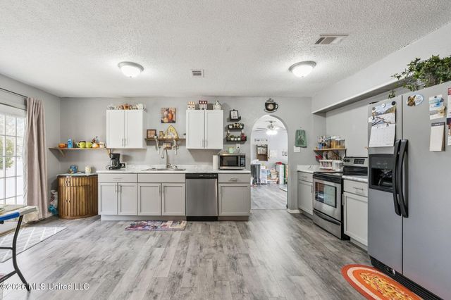 2218 Calle De Arena Street, Gautier, MS 39553