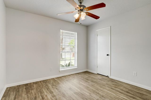 5613 Armstrong Drive, Texas City, TX 77591