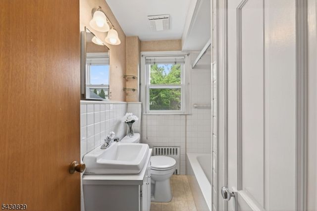 2114 Ludlow St, Rahway City, NJ 07065