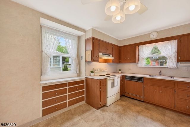 2114 Ludlow St, Rahway City, NJ 07065