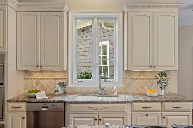 1863 Baynham Drive, Dunwoody, GA 30338