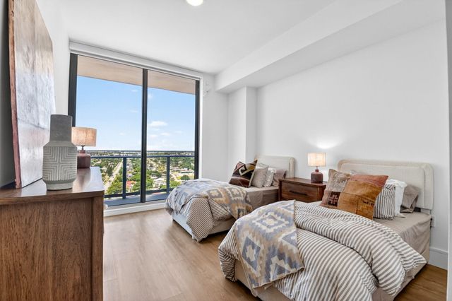 220 Lake Shore Drive 1708, Lake Park, FL 33403