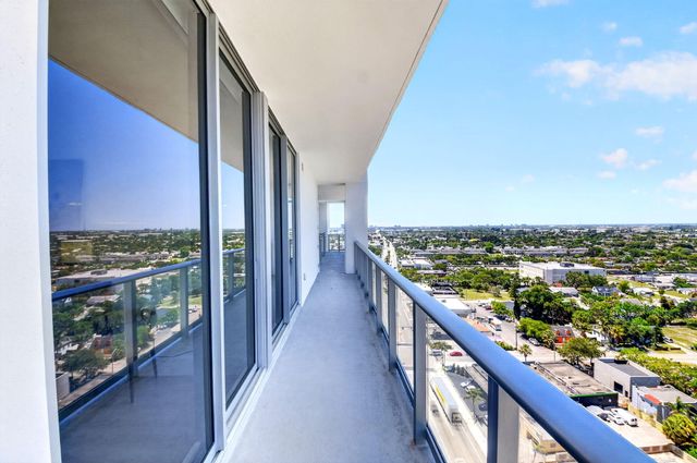 220 Lake Shore Drive 1708, Lake Park, FL 33403