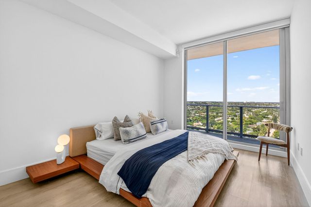 220 Lake Shore Drive 1708, Lake Park, FL 33403