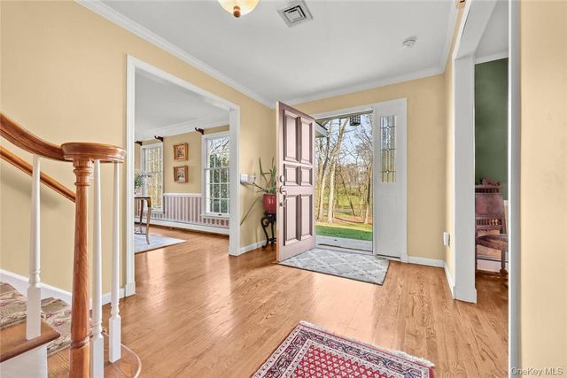26 Plumwood Road, Briarcliff Manor, NY 10510