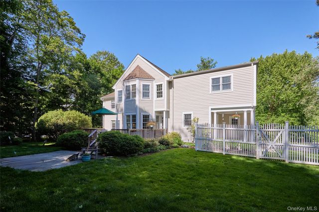 26 Plumwood Road, Briarcliff Manor, NY 10510