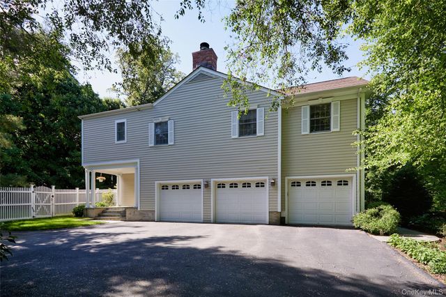 26 Plumwood Road, Briarcliff Manor, NY 10510