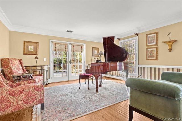 26 Plumwood Road, Briarcliff Manor, NY 10510