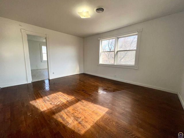 433 SW Lincoln ST, Topeka, KS 66606