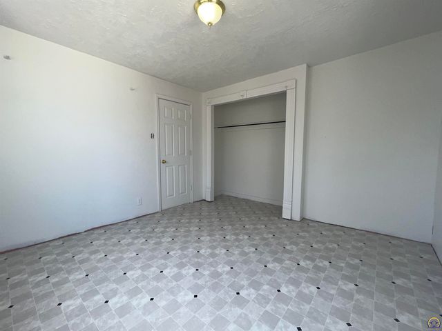 433 SW Lincoln ST, Topeka, KS 66606