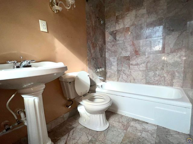 433 SW Lincoln ST, Topeka, KS 66606