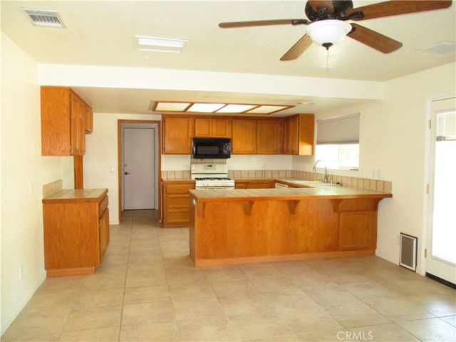 15412 Myalon Road, Apple Valley, CA 92307