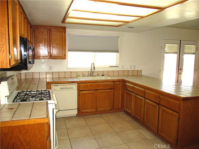 15412 Myalon Road, Apple Valley, CA 92307