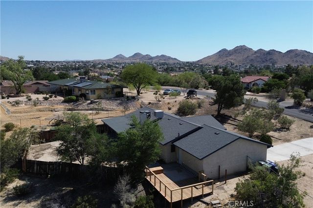 15412 Myalon Road, Apple Valley, CA 92307