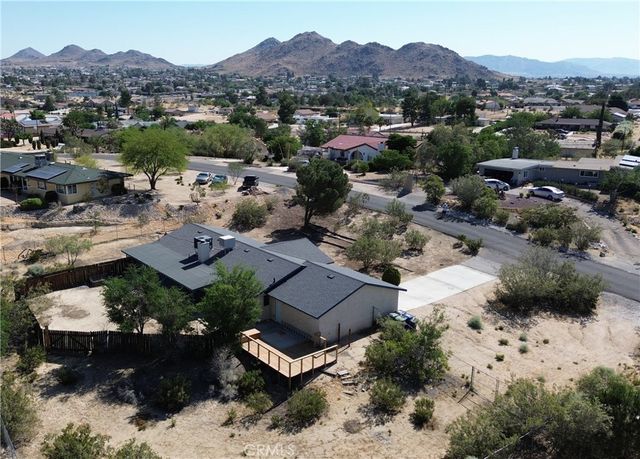 15412 Myalon Road, Apple Valley, CA 92307