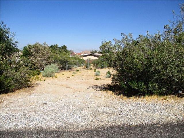 15412 Myalon Road, Apple Valley, CA 92307