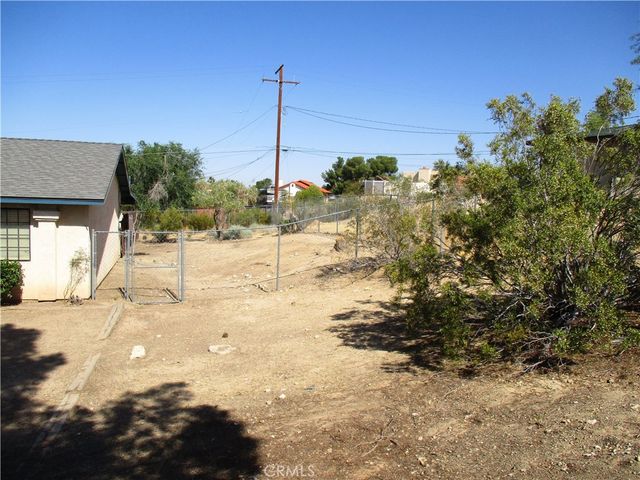15412 Myalon Road, Apple Valley, CA 92307