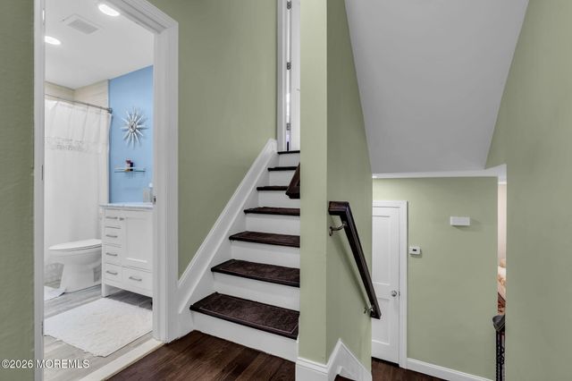 14 Riveredge Road, Tinton Falls, NJ 07724