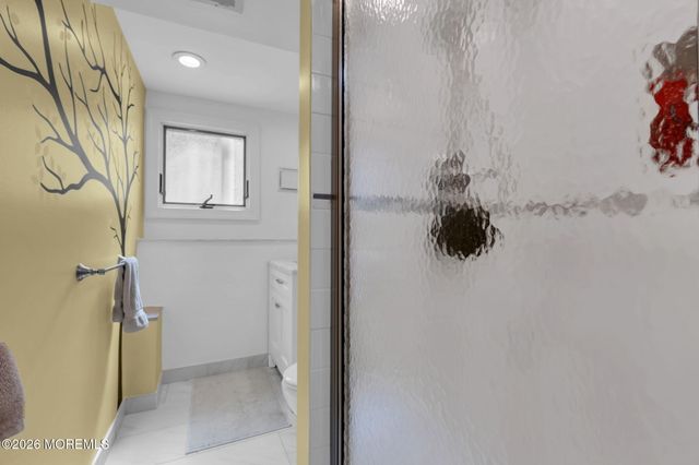 14 Riveredge Road, Tinton Falls, NJ 07724