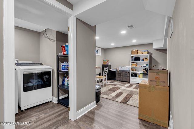 14 Riveredge Road, Tinton Falls, NJ 07724