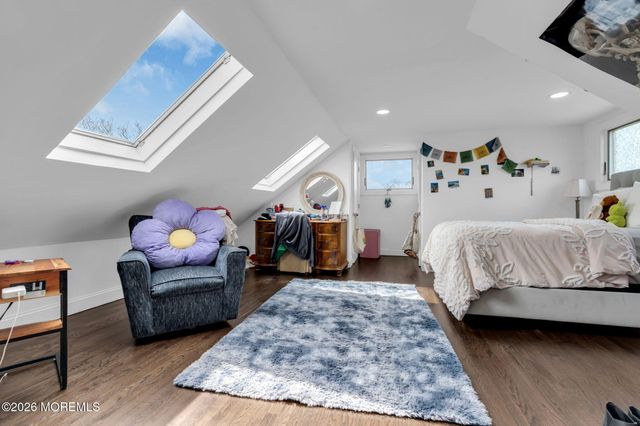 14 Riveredge Road, Tinton Falls, NJ 07724