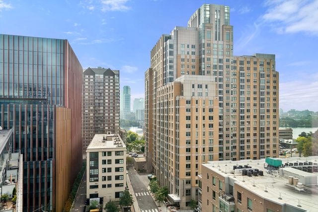 2 Earhart Street PH4, Cambridge, MA 02141