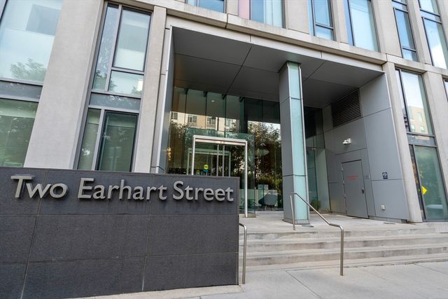 2 Earhart Street PH4, Cambridge, MA 02141