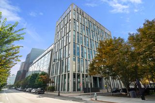 2 Earhart Street PH4, Cambridge, MA 02141