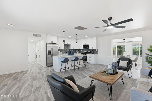 10547 W Sun City Boulevard, Sun City, AZ 85351