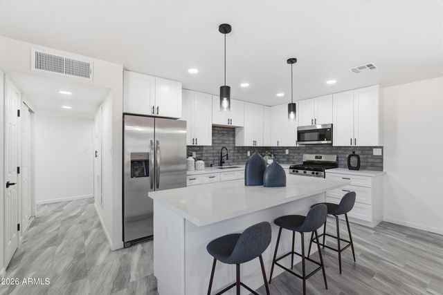 10547 W Sun City Boulevard, Sun City, AZ 85351