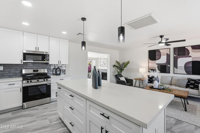 10547 W Sun City Boulevard, Sun City, AZ 85351