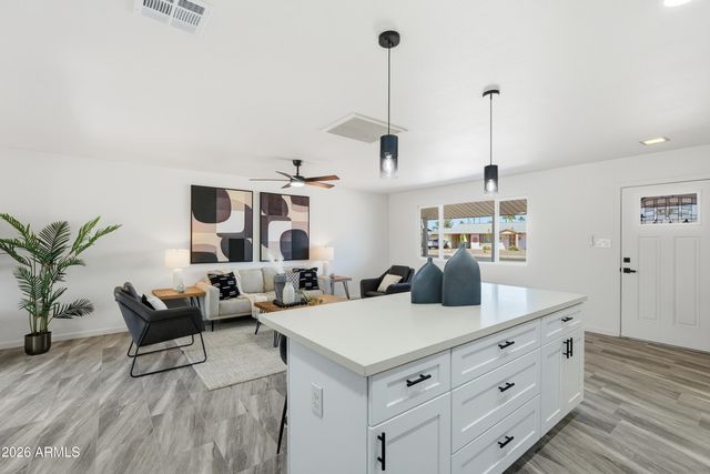 10547 W Sun City Boulevard, Sun City, AZ 85351