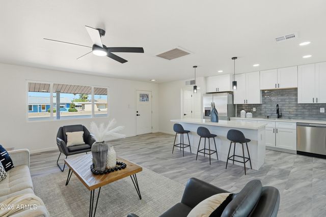 10547 W Sun City Boulevard, Sun City, AZ 85351