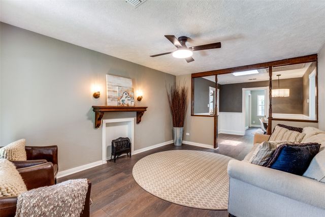 7049 Wofford Avenue, Dallas, TX 75227